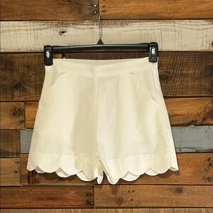 NWT Madisonne Scalloped High Waist Short